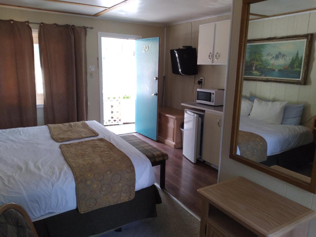Appletree Inn Radium Hot Springs Esterno foto