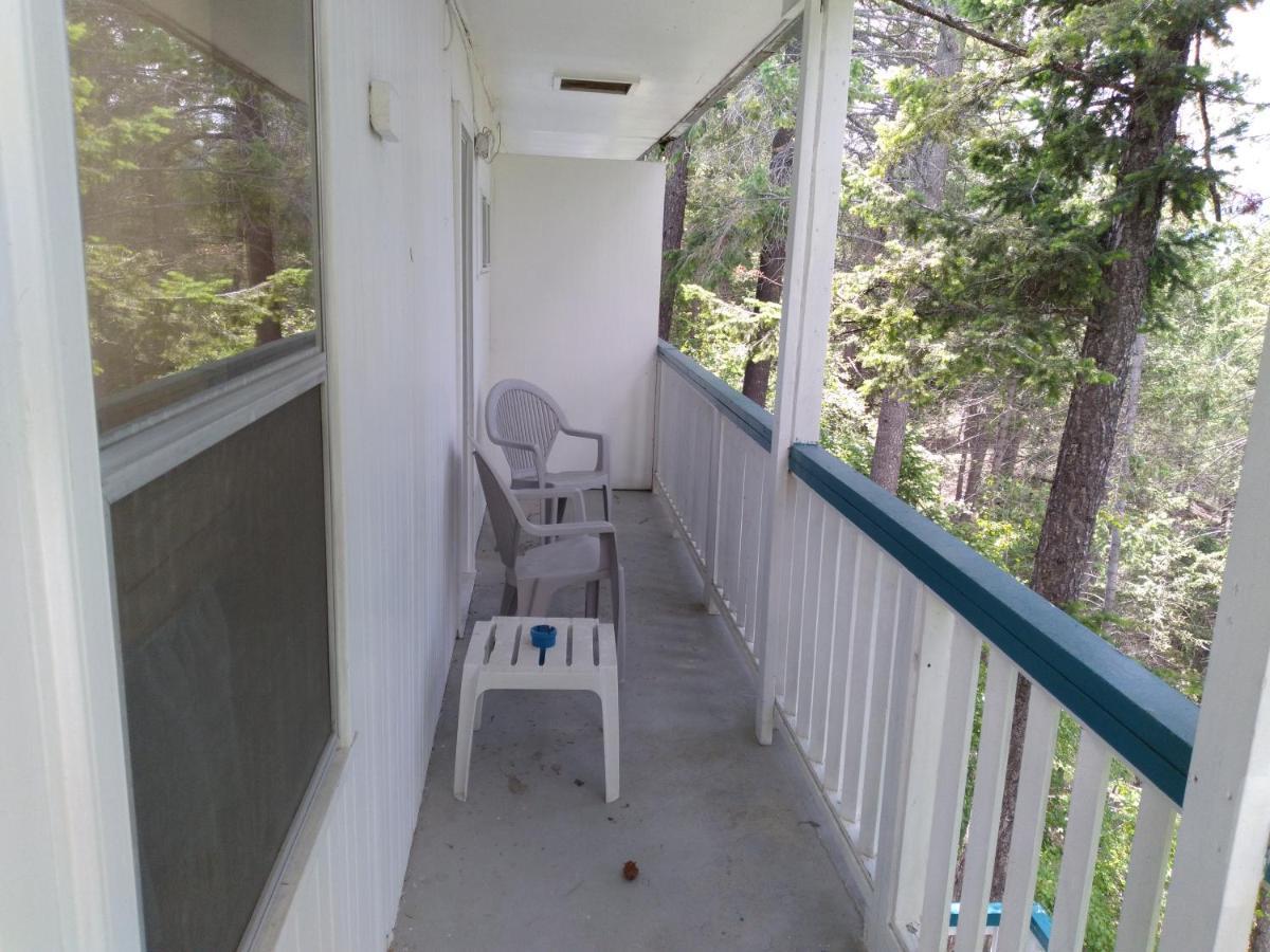 Appletree Inn Radium Hot Springs Esterno foto