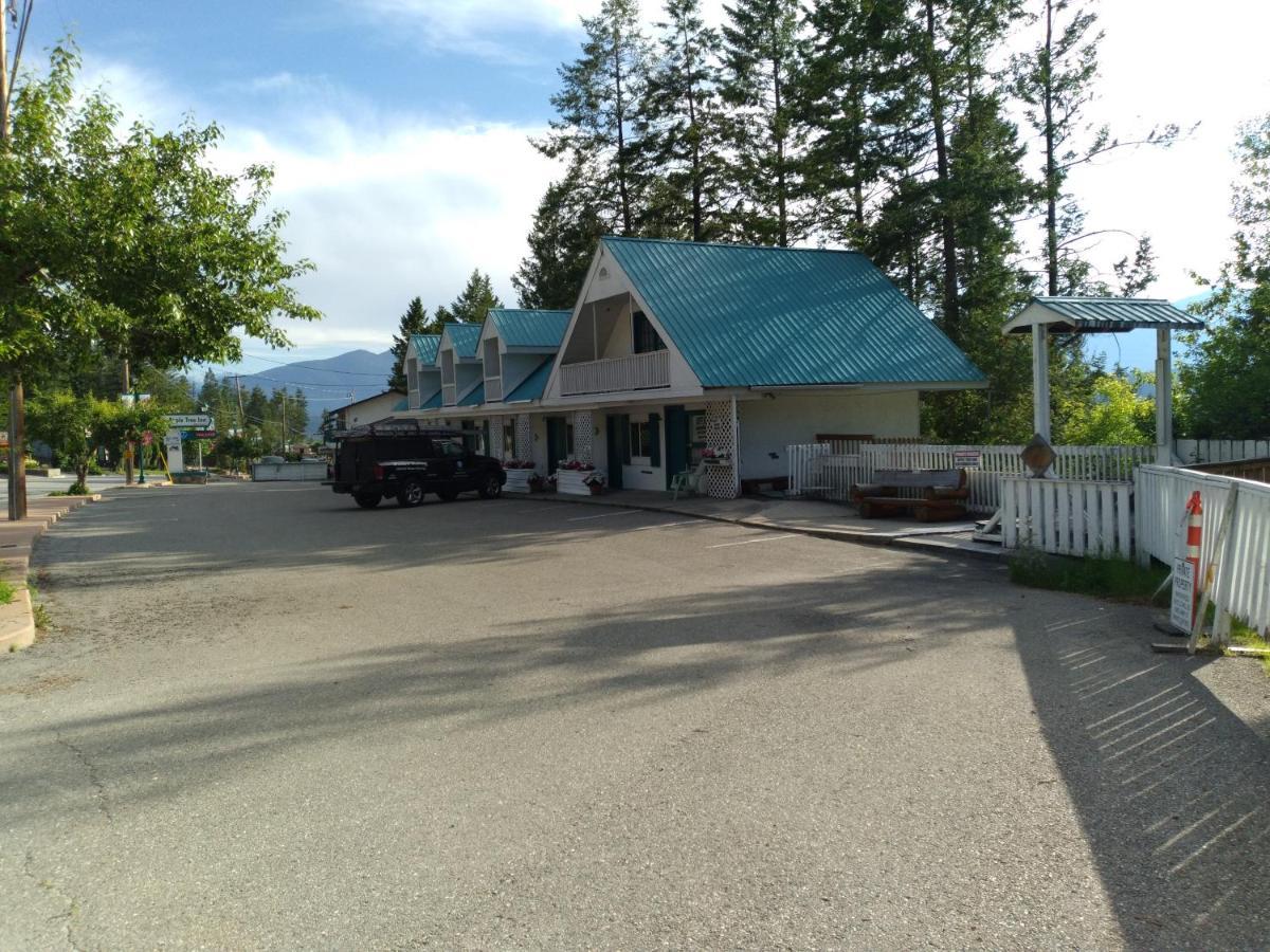 Appletree Inn Radium Hot Springs Esterno foto