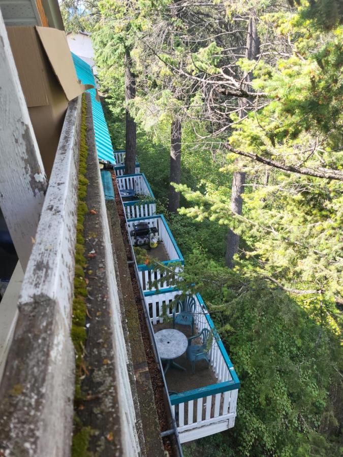 Appletree Inn Radium Hot Springs Esterno foto