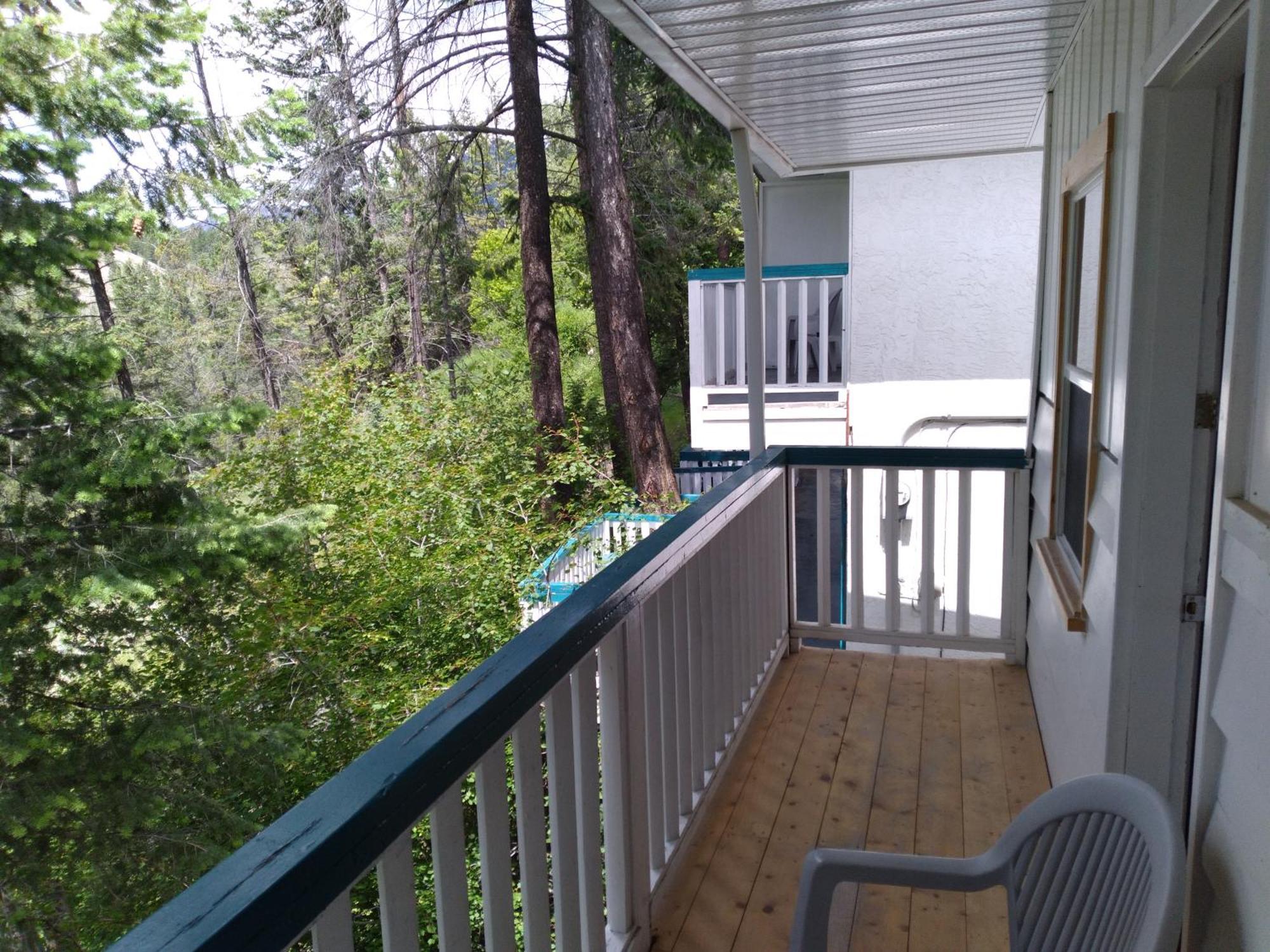 Appletree Inn Radium Hot Springs Esterno foto
